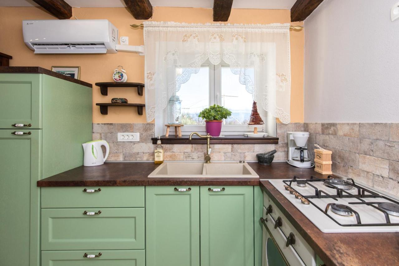Apartman Lidija Risika Exteriör bild