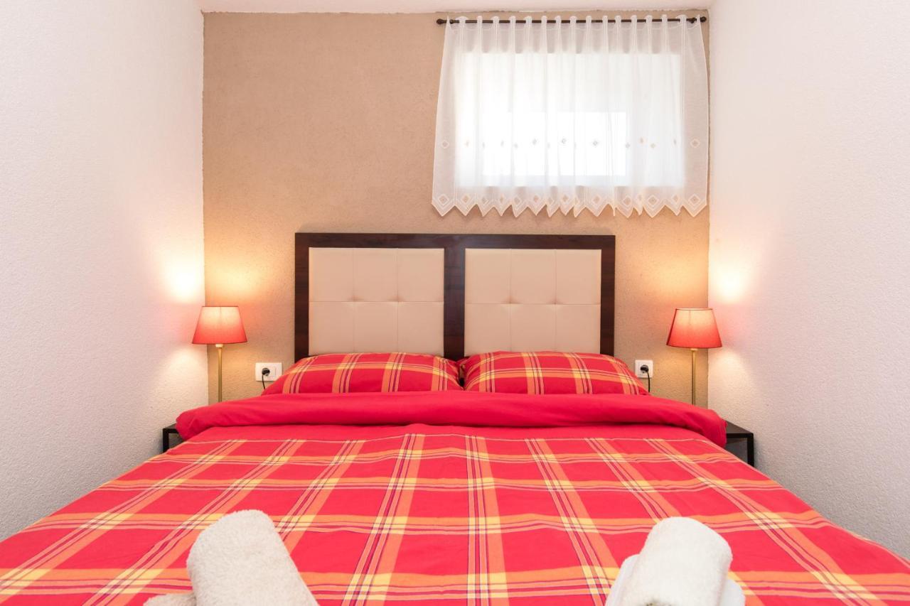 Apartman Lidija Risika Exteriör bild
